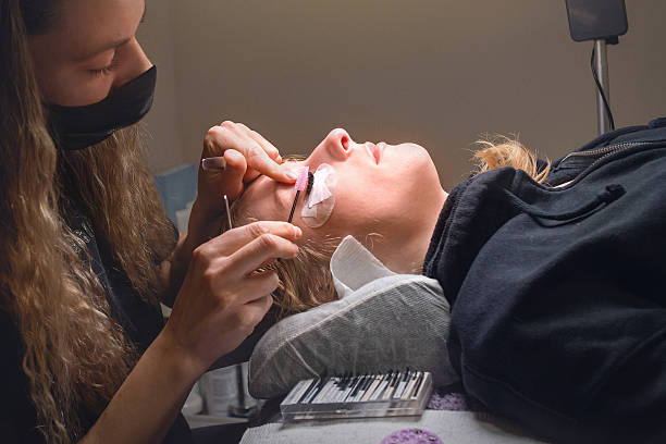 How Long Do Eyelash Extensions Last?